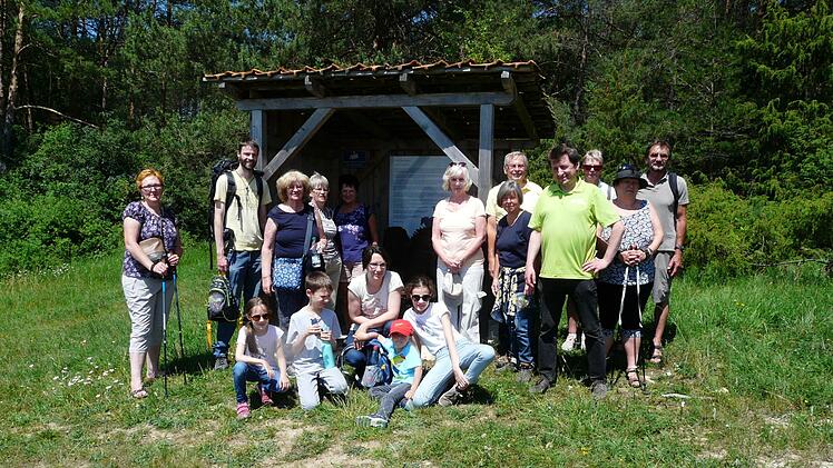 Rast am "Seereiter" der Wandergruppe auf dem Sagenweg Foto: Karin G&uuml;nther