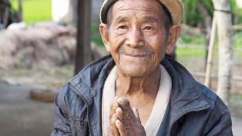 Menschen porträtieren wollte Raimund Göhlich in Nepal, leider brachte er auch viele Bilder der Erdbebenkatastrophe mit. Foto: Raimund Göhlich