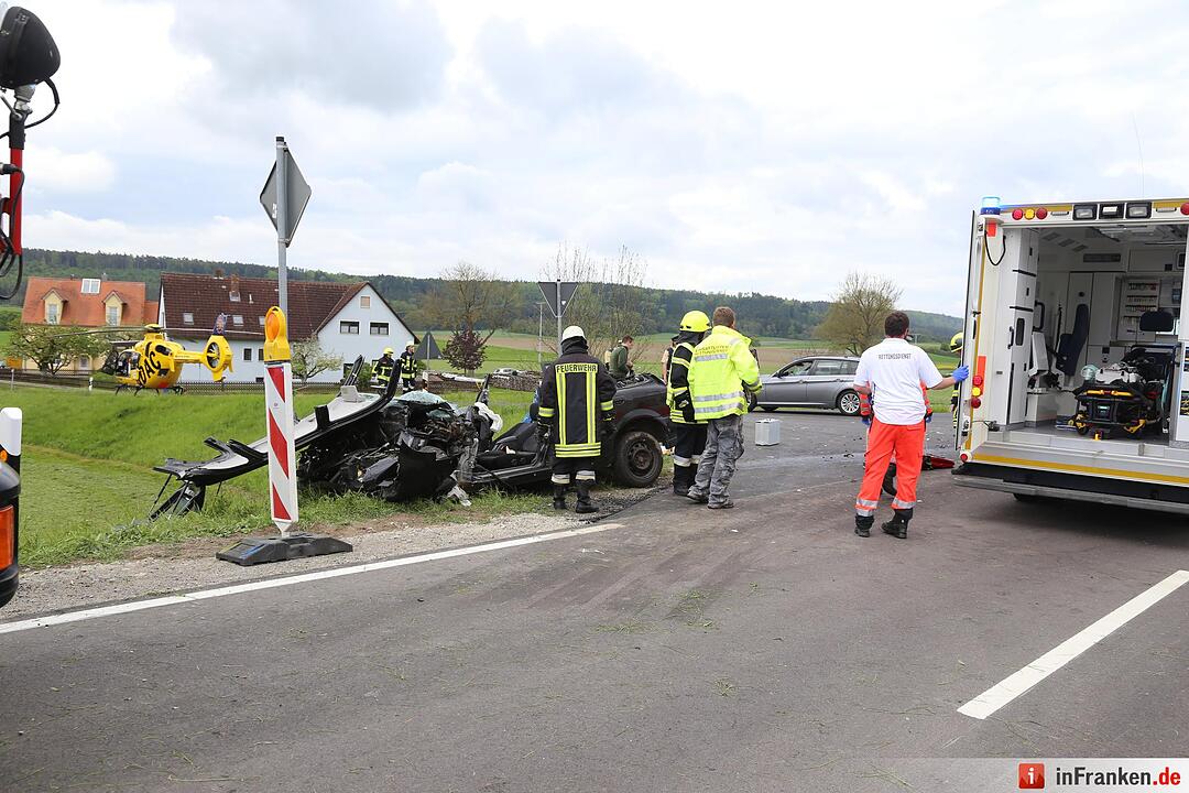 Ansbach: Fahranfänger kracht in Bagger
