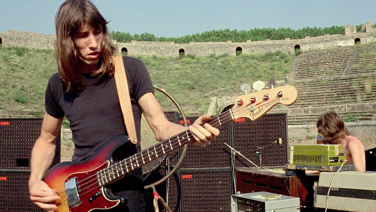 Konzert ohne Publikum, aber vor dennoch beeindruckender Kulisse: Roger Waters von der Band Pink Floyd in Pompeji 1971. In den Ruinen des antiken römischen Amphitheaters führt die Band einige Songs auf. Dazwischen gibt es Interviews und Studioszenen. Gezeigt wird die in Bild und Ton vollständig restaurierte Kinofassung von 2025.