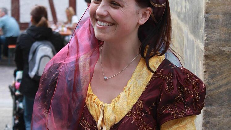 Anna Gaspic genießt ebenfalls den Mittelaltermarkt mit ihrer Familie. "Die Kinder sind begeistert" freut sie sich.