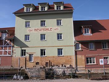 In der Neumühle, dem Wahrzeichen Altenkunstadts, kann man bald auch speisen und Feste feiern. Stefan Linz hat aus einem Anbau ein Mühlen-Café gemacht. Eine entsprechende Nutzungsänderung genehmigte der Bauausschuss.  Foto: Stephan Stöckel