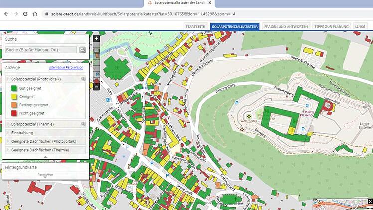 Für Stadt (Bild) und Landkreis Kulmbach ist  ein Solarpotenzial-Kataster im Internet unter www.solare-stadt.de/landkreis-kulmbach abrufbar. Darauf kann man sehen, ob sich Gebäude für die Nutzung von Photovoltaik-Anlagen eignen.  Screenshot: BR