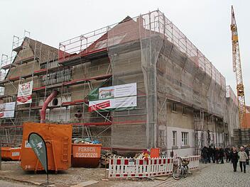Das ehemalige Salesianum ist eine Baustelle. Das Gebäude wird umgebaut.