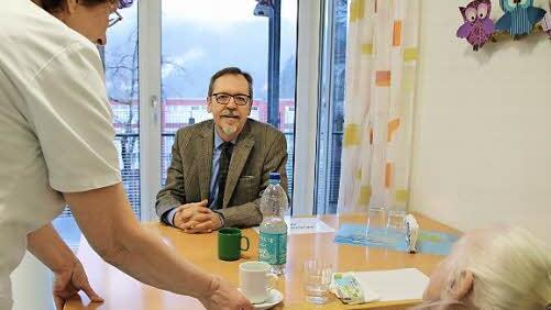 Pfarrer Jochen Keßler-Rosa, Vorstand des Diakonischen Werkes Schweinfurt, setzt sich dafür ein, dass alle Bewohner vor der Schließung des Katharinenstifts einen neuen Platz finden. Foto: Ralf Ruppert