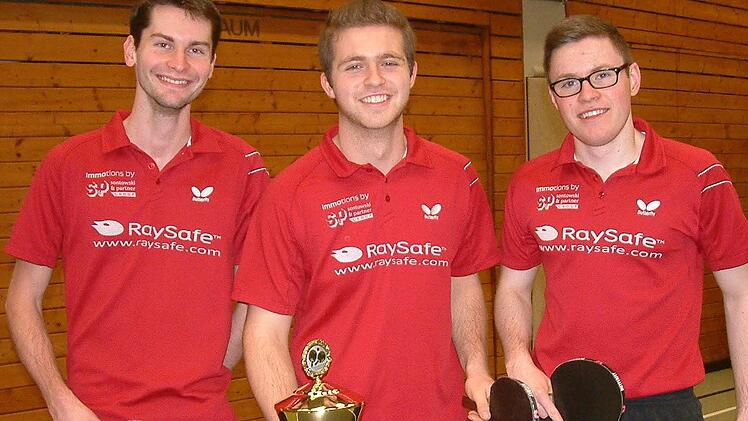 Das Herren-Trio der SpVgg Effeltrich II wurde oberfränkischer Vize-Pokalsieger der Verbandsteams, von links: Tobias Götz, Heiko Mill und Alexander Rackelmann.
