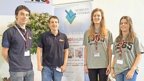 Elisabeth Edelmann vertritt Unterfranken beim Landeswettbewerb. Auch Johanna Wiedamann, Jakob Weilbach und Tim Hein schnitten in Obernburg ausgezeichnet ab. Foto: privat
