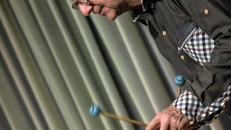 Daktarimba begeisterte in Coburg: Wolfgang Lackerschmid. Foto: Jochen Berger