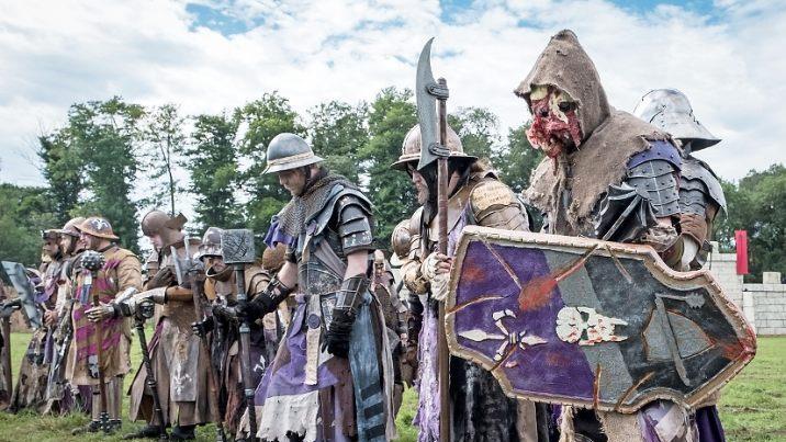 Schlachtenszene aus der aktuellen Conquest of Mythodea. Mit echtem Mittelalter hat Mythodea wenig zu tun - es handelt sich um eine vollkommen fiktive Welt. Foto: Peter Steffen/dpa