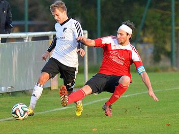 Matthias O&szlig;mann (l.) ist einer von zwei neuen Spielertrainern beim SV Moggast in der neuen Saison. Picturedreams