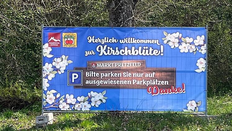 Hinweisschild Kirschbl&uuml;te Pretzfeld - Fr&auml;nkische Schweiz