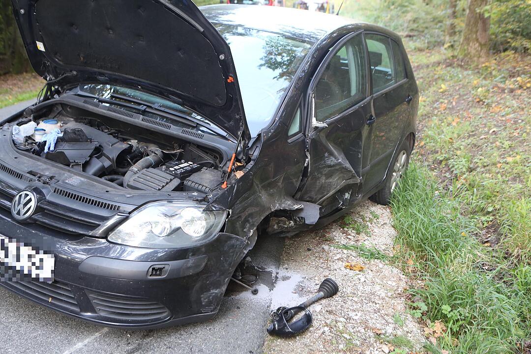 Auf Gegenfahrbahn geraten: Auto überschlägt sich im Kreis Erlangen-Höchstadt