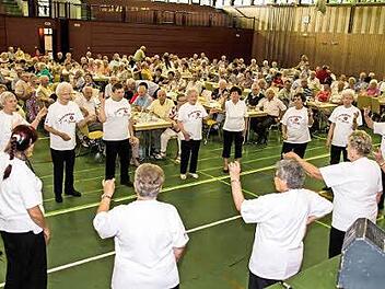 Auch der Seniorentanzkreis zeigte sein Können. Foto: H. Klamm