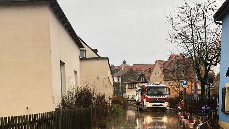 Die Kronacher Feuerwehr im Einsatz.  Foto: Feuerwehr Kronach