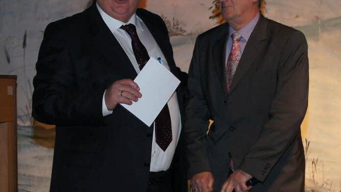 Die zweite Bürgermedaille der Gemeinde erhielt Manfred Körner aus den Händen von Bürgermister Joachim Wersal.