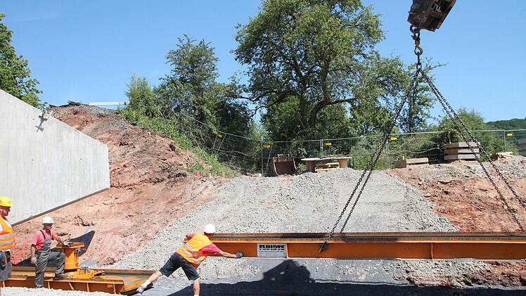 Rückbau der Gleitbahnen.