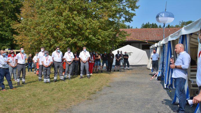 Münnerstadts Bürgermeister Michael Kastl begrüßte die "Blaulichtfamilie", die aus den verschiedensten Bereitschaften in Bayern zum Landesfachdienstlager gekommen waren. Foto: Friedrich