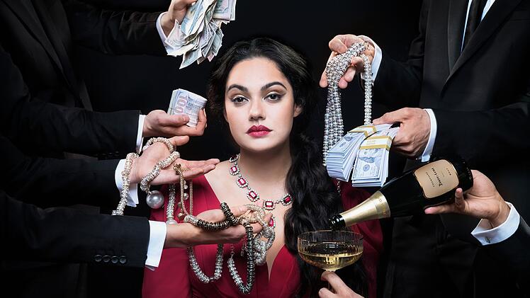 Ruja Ignatova (Nilam Farooq), oft als Krypto-Queen bezeichnet, verschwand 2017 spurlos und steht heute auf der Fahndungsliste des FBI.