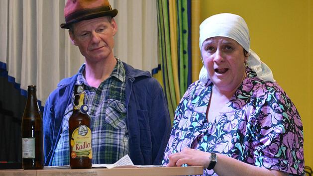 Bauer (Roland B&ouml;tsch) und Frau (Petra B&ouml;tsch) durften beim Motto des Abends nat&uuml;rlich auch nicht fehlen. Foto: Bj&ouml;rn Hein