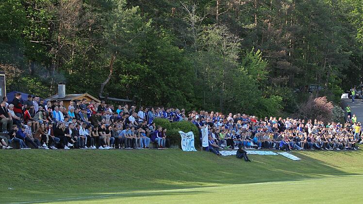 790 Zuschauer fanden den Weg nach Eicha, um das Relegationsspiel zwischen dem TSV Meeder und dem SV Gro&szlig;garnstadt zu sehen. Der Bezirksligist gewann 3:1.