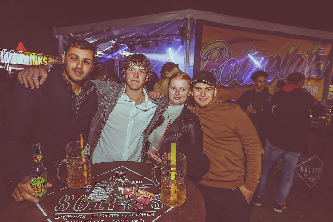Neon Mixxed Clash m/ DJ Da Base + Nora & Chris