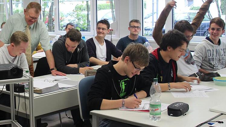 Wie wird die Schullandschaft im Landkreis Kulmbach angesichts rückläufiger Schülerzahlen in sechs Jahren aussehen? Wird es dann noch sieben Mittelschulstandorte geben? Darüber diskutierte am Donnerstag der Schul- und Sozialausschuss des Kreistags. Foto: Archiv