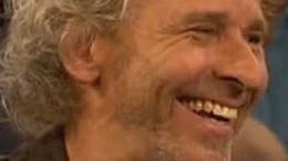 Er sei von seiner Mutter streng erzogen worden, sagt Thomas Gottschalk. Beim Klavierüben hab's schon mal eine hinter die Löffel gegeben, so der berühmte Kulmbacher in der Talkshow von Markus Lanz. Screenshot: BR