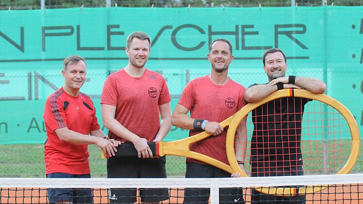 Es geht steil aufw&auml;rts mit dem Tennissport beim FC Eltingshausen. Zum 40-j&auml;hrigen Bestehen bringt sich die Abteilung als Ausrichter der Landkreismeisterschaft ins Spiel.ssp