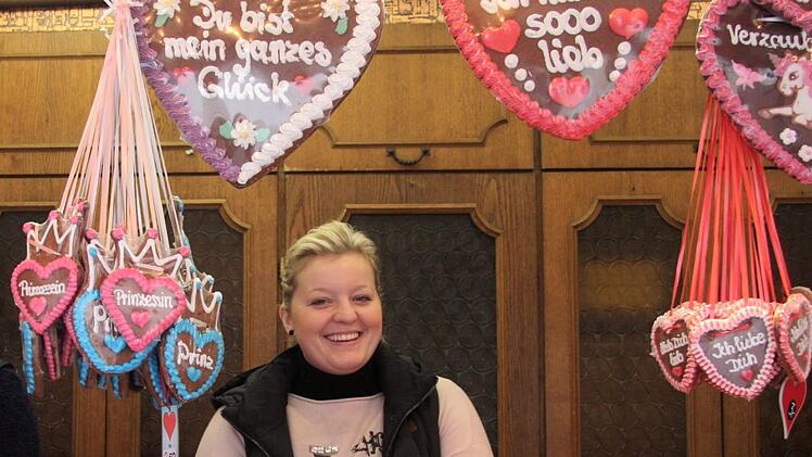 Klar: Auch das Naschwerk findet im Npvember noch Abnehmer.