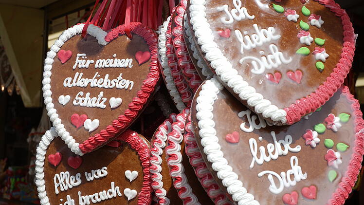 Coburg: Frühlingsfest 2022 eröffnet - Fahrgeschäfte, Atrraktionen & Co. - das wird geboten