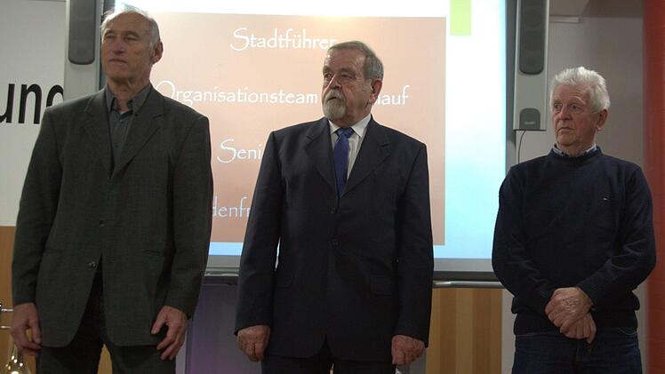 Als Organisatoren des Seniorenkreises wurden Wolfgang Bub, Klaus Gropp und Horst Heubner (von links) geehrt. Es fehlte: Maria Schellenberger. Foto: Bettina Knauth