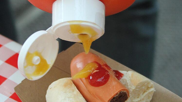 Hinter dem "Sweet Hot Dog" verbirgt sich ein  ungew&ouml;hnliches Dessert. Foto: Sonny Adam