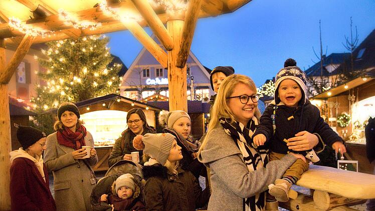 Lichtenfels: Stadt läutet Adventszeit ein - was die Besucher am Weihnachtsmarkt und Märchenwald erwartet