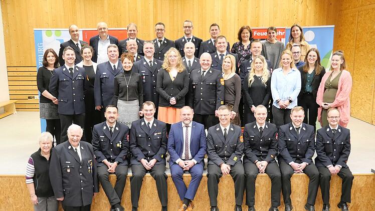 Landkreis Würzburg: Landrat dankt Feuerwehren zum Jahresabschluss - "hervorragende Arbeit"