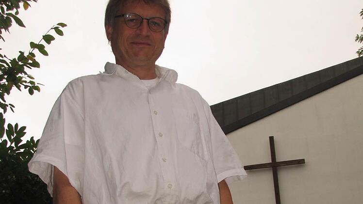Pfarrer Ulrich Willmer verabschiedet sich am kommenden Sonntag aus der Johanneskirchengemeinde Hut/Wüstenahorn in Coburg. Foto: Martin Koch