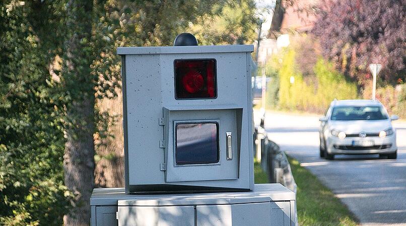 In Deutschland gibt es etwa 4700 Blitzer.