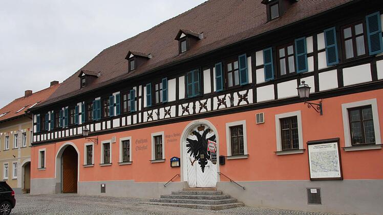 Ein Beispiel für eine gelungene Fassadengestaltung im denkmalgeschützten Ensemblebereich.  Fotos: PR