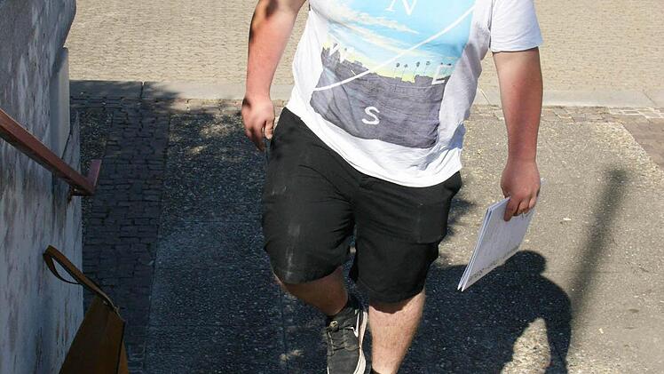 Max Folger aus Kirchaich schloss mit 1,0 ab und will Metzgermeister werden. Foto: Sabine Weinbeer