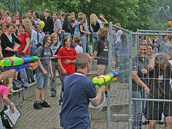 Ein Abi-Scherz an einer Berliner Schule ist nach hinten losgegangen. Die Abiturienten verteilten Butters&auml;ure in der Schule, welche evakuiert werden musste. Foto: Archiv