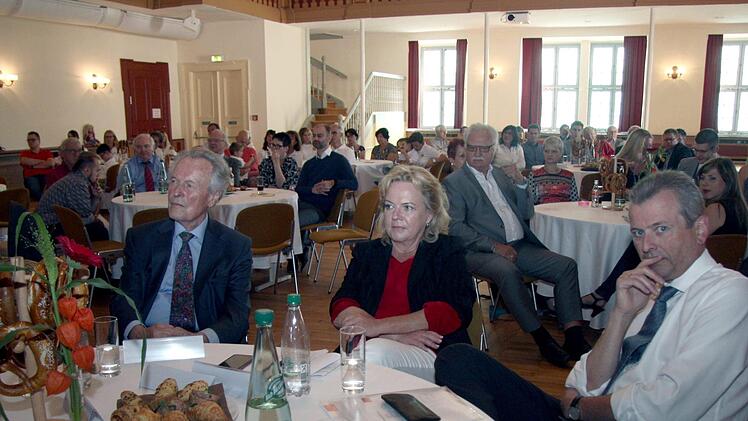 Der Festredner Ulrich Maly mit Alexandra Hiersemann und Alt-OB Dietmar Hahlweg