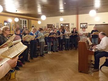 Bei der Chorprobe Foto: Pauline Lindner