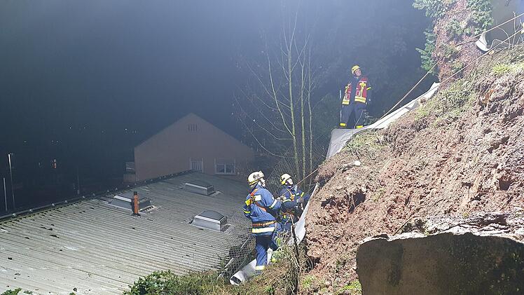 Bad Brückenau: Gefährlicher Hangrutsch löst Alarm aus - Mehrere Anwohner evakuiert