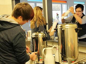 Am Sonntagfrüh um sieben Uhr waren die Frauen von Kultourismus schon wieder auf den Beinen, um für die Braveheart-Sportler des Massenlagers ein ordentliches Frühstück auf den Tisch zu bringen.