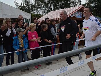 Anfeuernder Applaus tat den Läufern auch beim Run of Hope gut. Fotos: K.-H. Hofmann