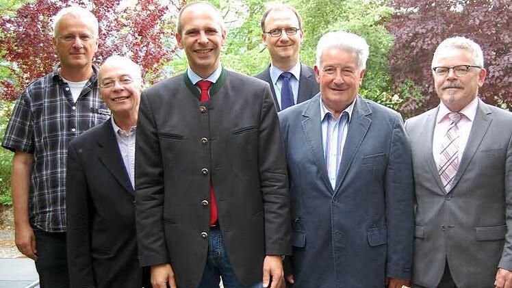 Der einstimmig wiedergewählte Vereinsvorstand (von links): Rainer Wich, Rainer Taubert, Christian Meißner, Holger Stingl, Winfried Weinbeer, Michael Jung. Foto: Andreas Welz