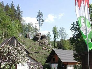 Der Zustand mehrerer Felsen - wie hier im Ortsteil Zederseitz - bereitet den Wonsesser Gemeinderäten einige Sorgen. Foto: Archiv