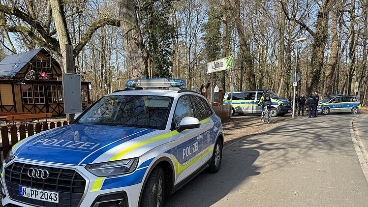 Bedrohungslage in Wohnhaus: Spezialkräfte der Polizei im Einsatz