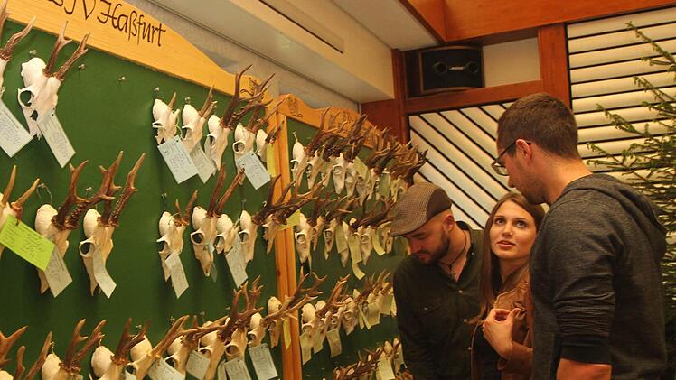 Unter den Jägern sah man auch einige wenige Damen. Foto: Günther Geiling