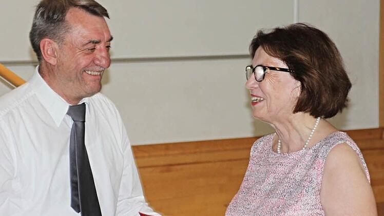 Stellvertretender Landrat Oskar Ebert verabschiedet Ingrid Mandery