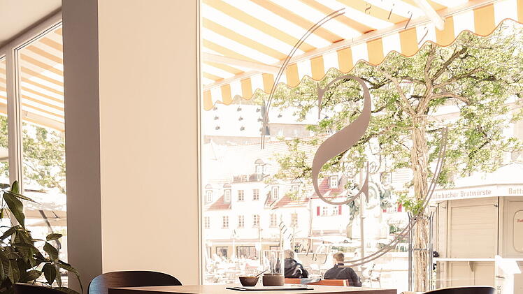 Kulmbach: Café "Soffi's" von Mutter und Tochter am Marktplatz eröffnet - "total überwältigt"